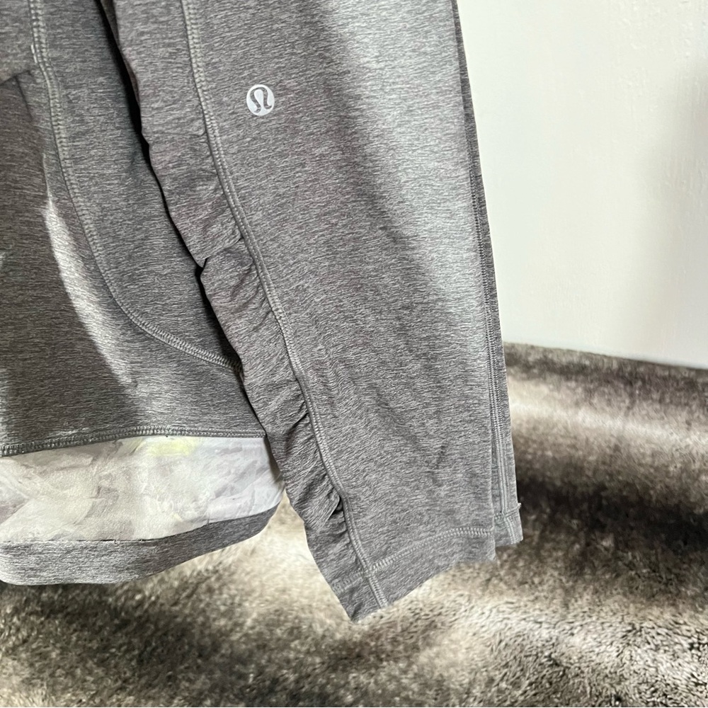LuluLemon Grey Leggings - Picture 3 of 9